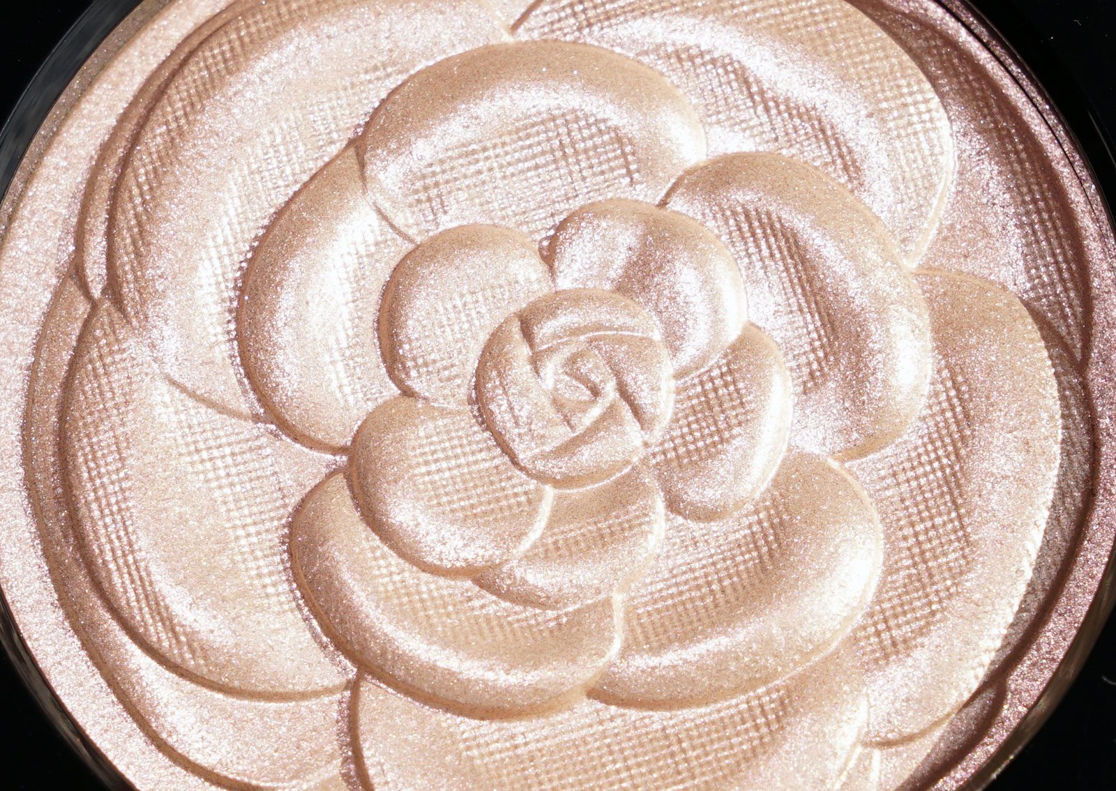 Chanel Camelia de Chanel Illuminating Powder | The Beauty ...
