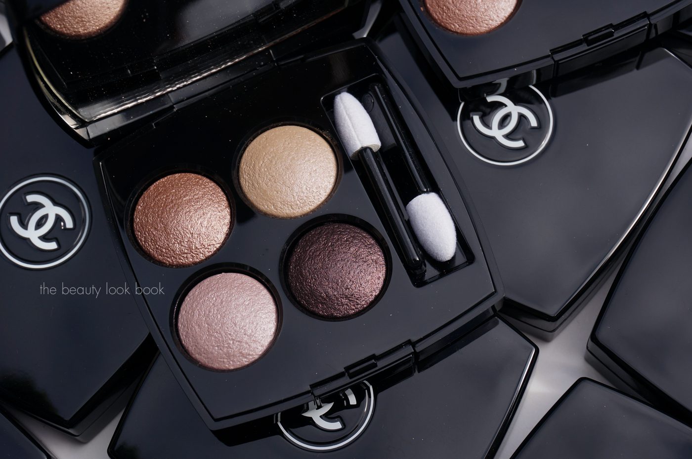 Chanel Les 4 Ombres Multi-Effect Quadra Eyeshadow | Poésie #234 and Tissé  Rivoli #226 - The Beauty Look Book