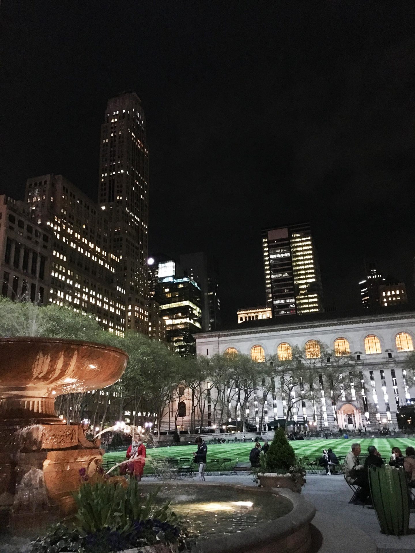 Bryant Park at Night | The Beauty Look Book
