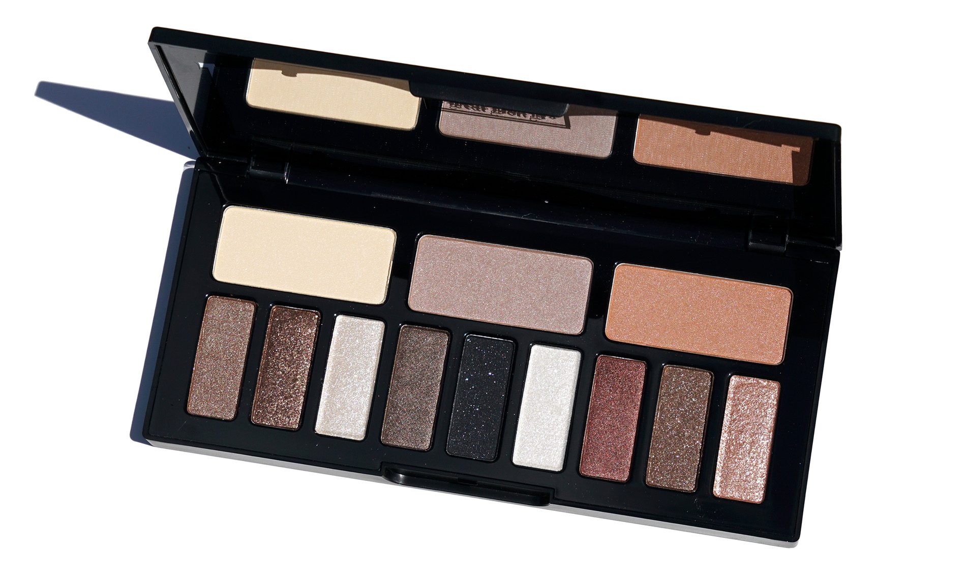 ring søn En sætning New Eyeshadow Palettes from MAC Girls, Marc Jacobs Beauty and Kat Von D  Beauty - The Beauty Look Book