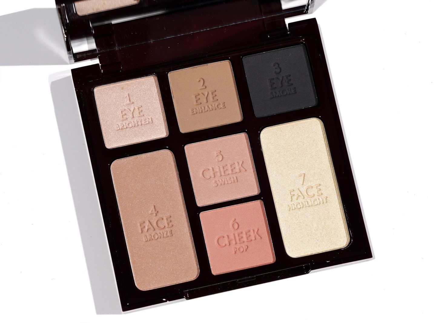 Charlotte Tilbury Instant Look in a Palette Smokey Eye Beauty close up | The Beauty Look Book