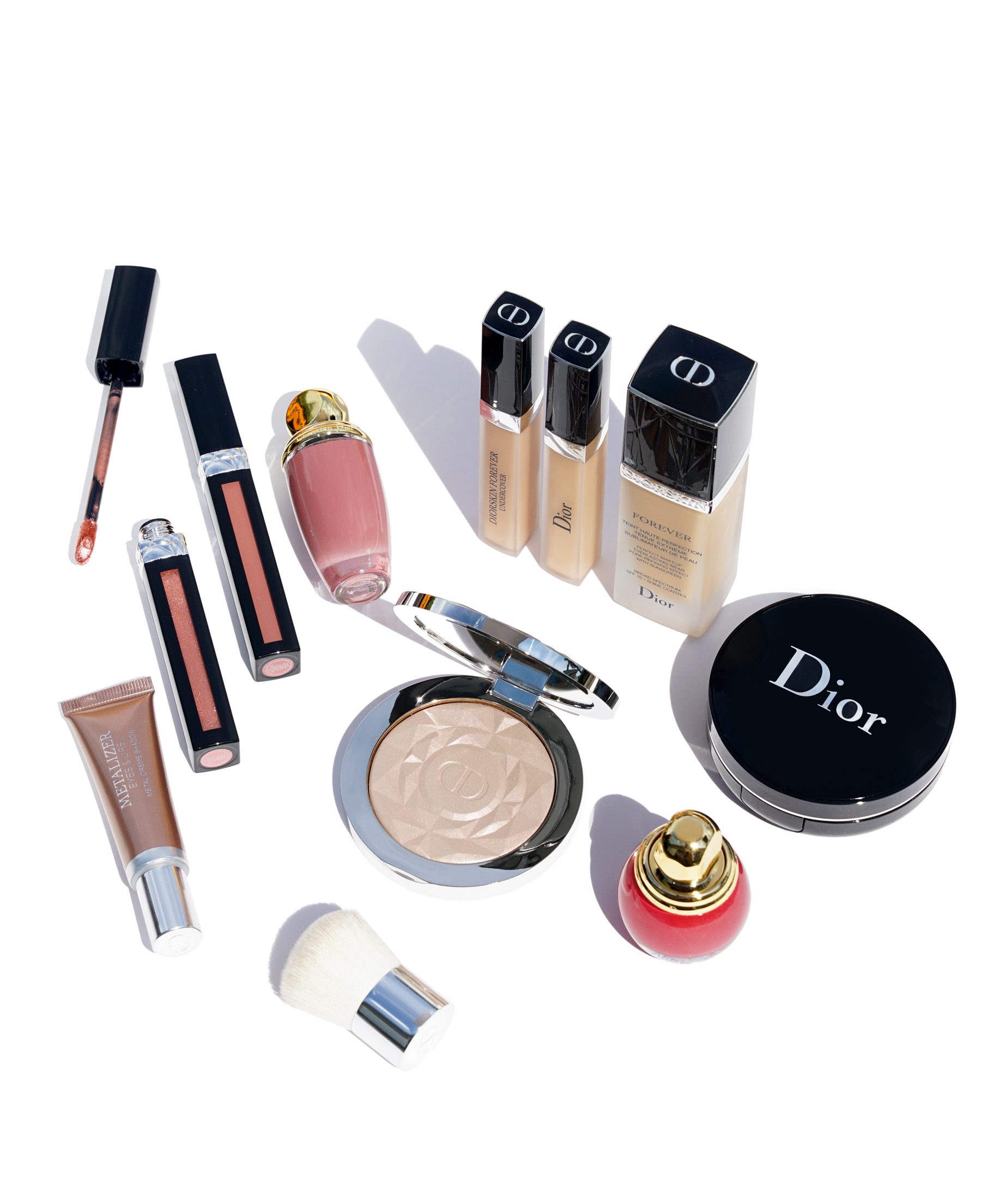 Give Dior Forever Natural Velvet Compact Foundation for Holiday