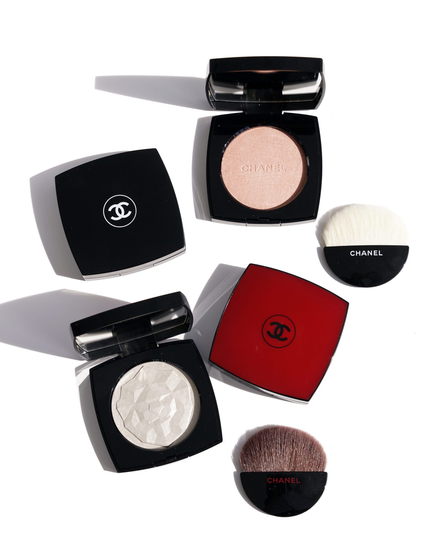 Chanel Highlighters Poudre Lumiere in Ivory Gold and Rosy Gold, Le Signe du Lion in Or Blanc and Or Rose Review | The Beauty Look Book