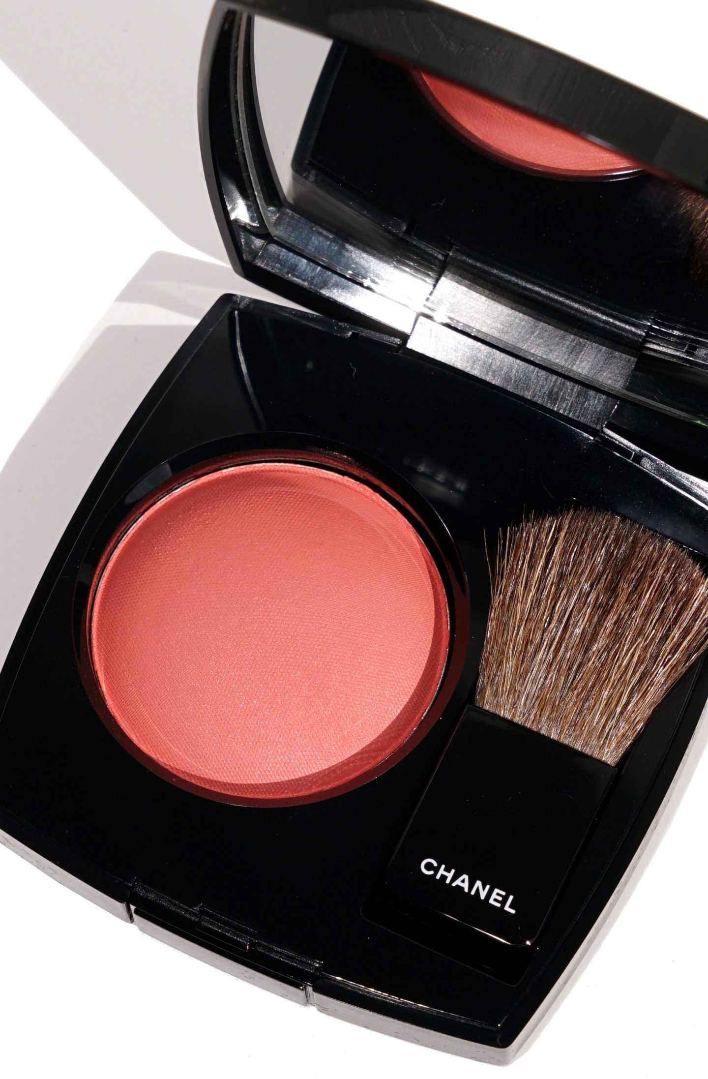 Chanel Joues Contraste Blush Foschia Rosa | The Beauty Look Book