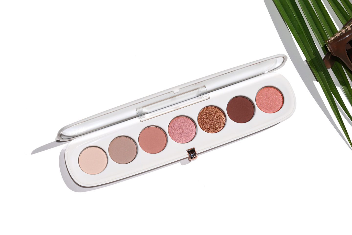 Marc Jacobs Eye-Conic Multi-Finish Eyeshadow Palette – Coconut Fantasy Collection - Fantascene