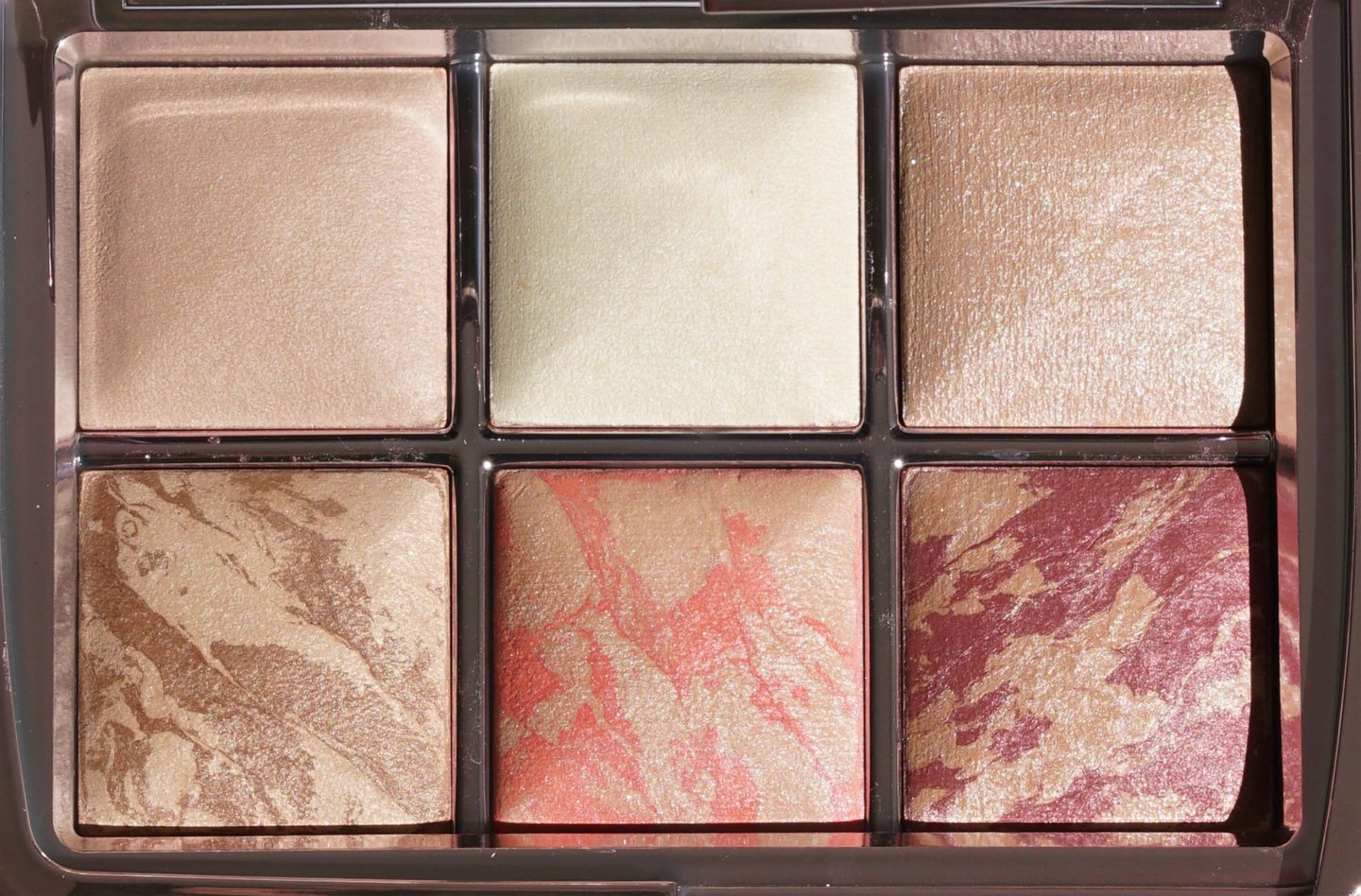Hourglass Ambient Lighting Edit Palette Vol 4 Holiday 2018 in sunlight