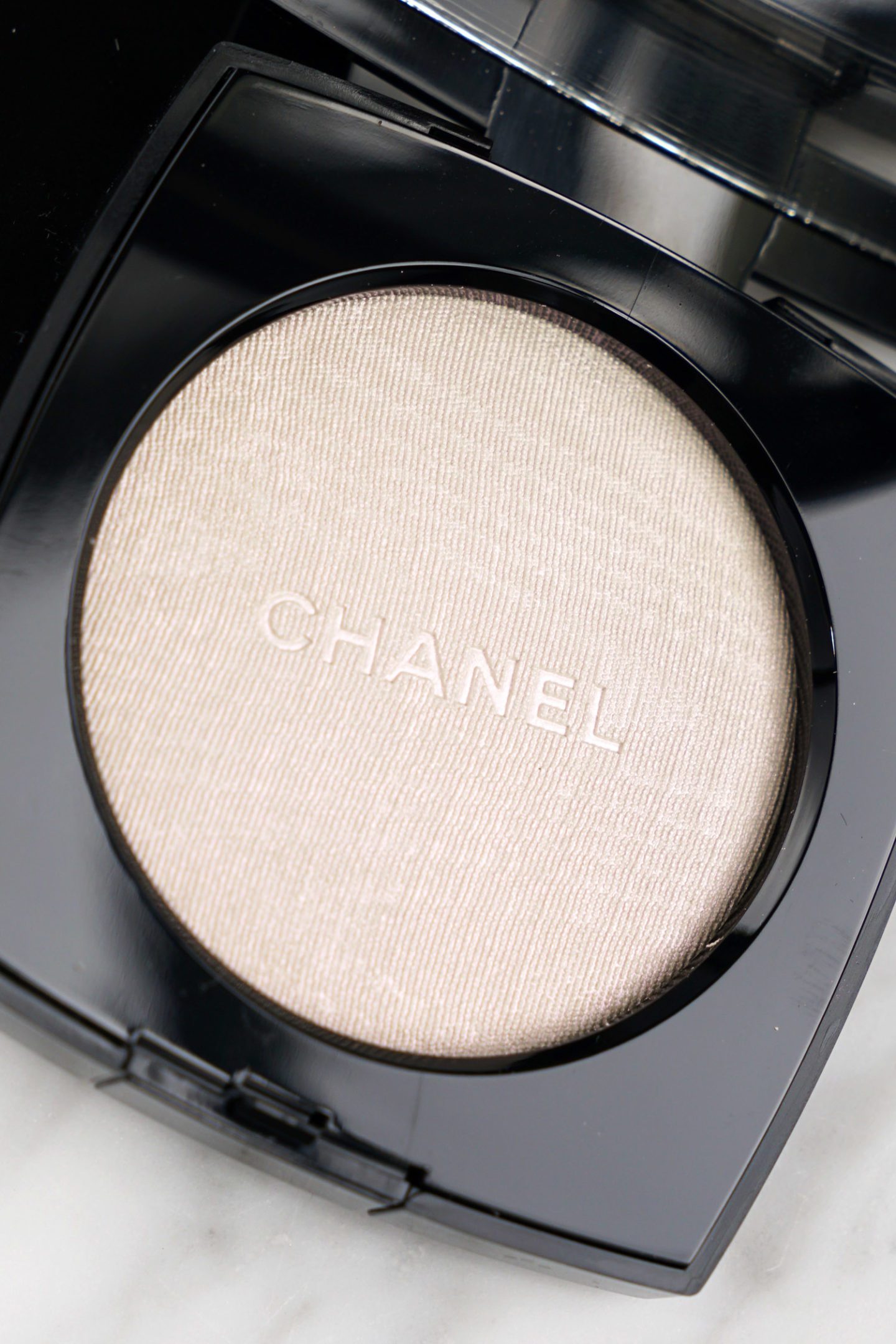 Chanel Poudre Lumiere in White Opal