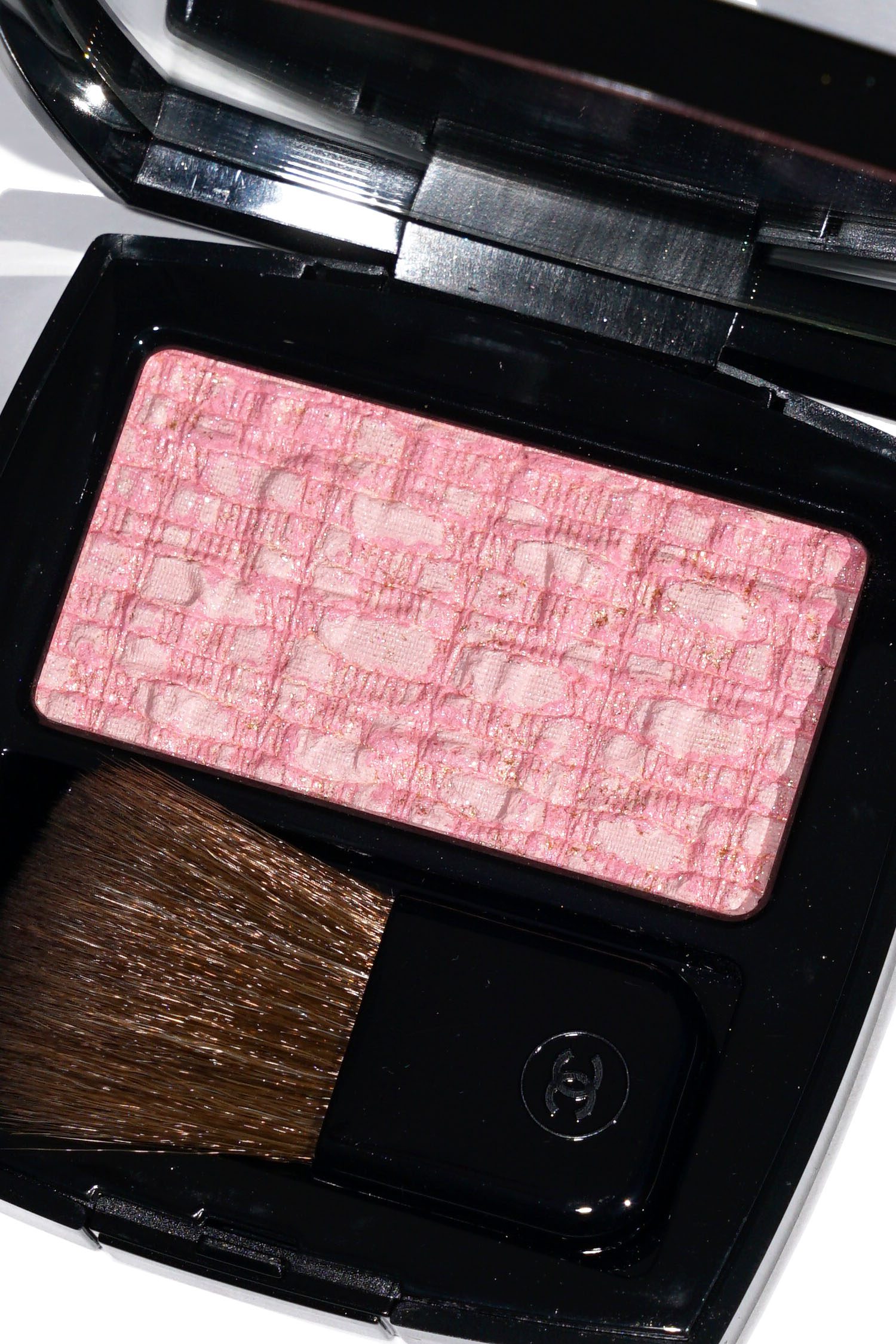 Chanel Les Tissages Blushes: When Shimmer Meets Matte - Makeup and