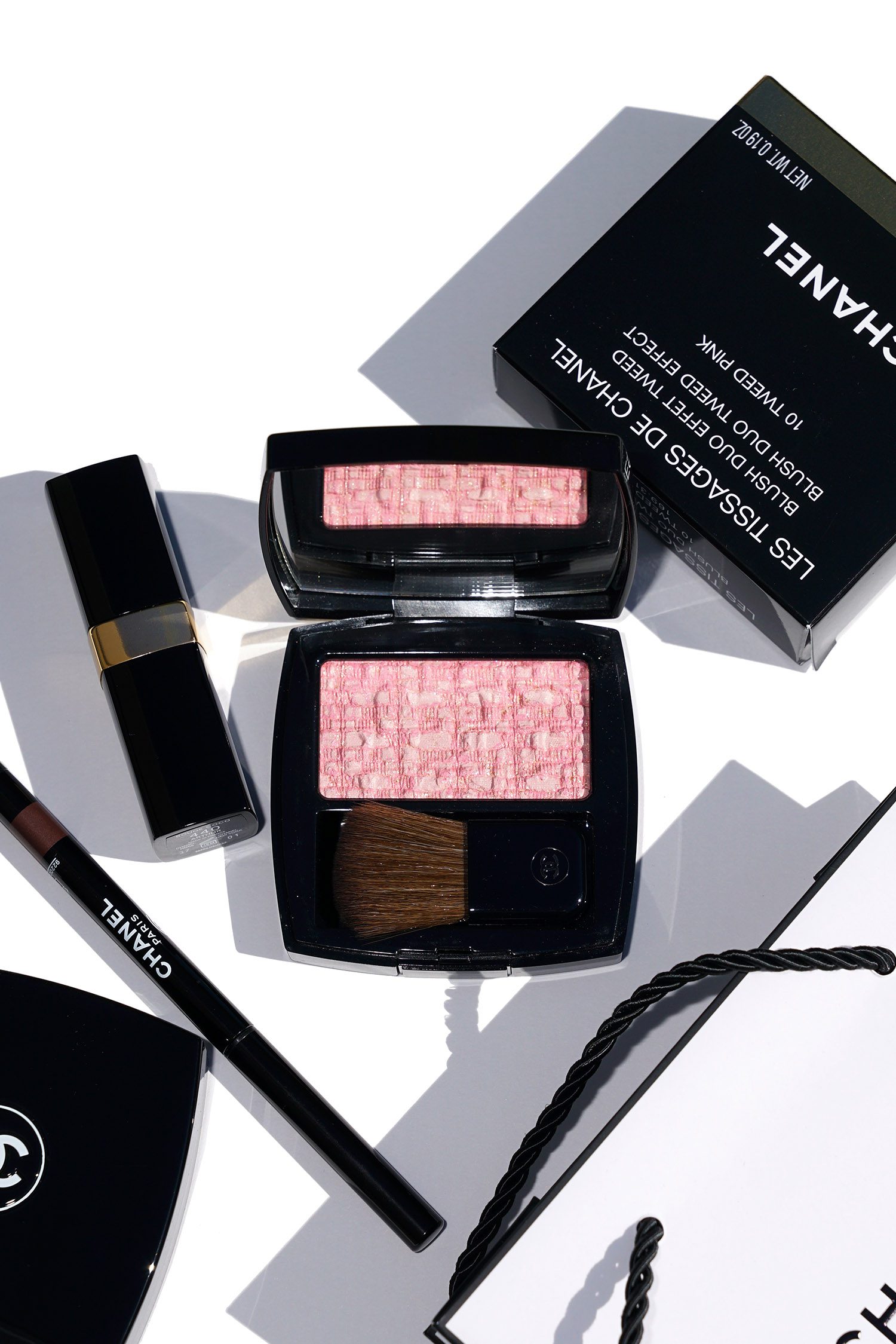 Chanel Les Tissages de Chanel Tweed Pink - The Beauty Look Book