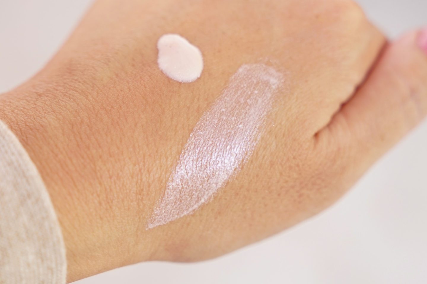 Chanel Le Blanc Rosy Light Drops Swatch