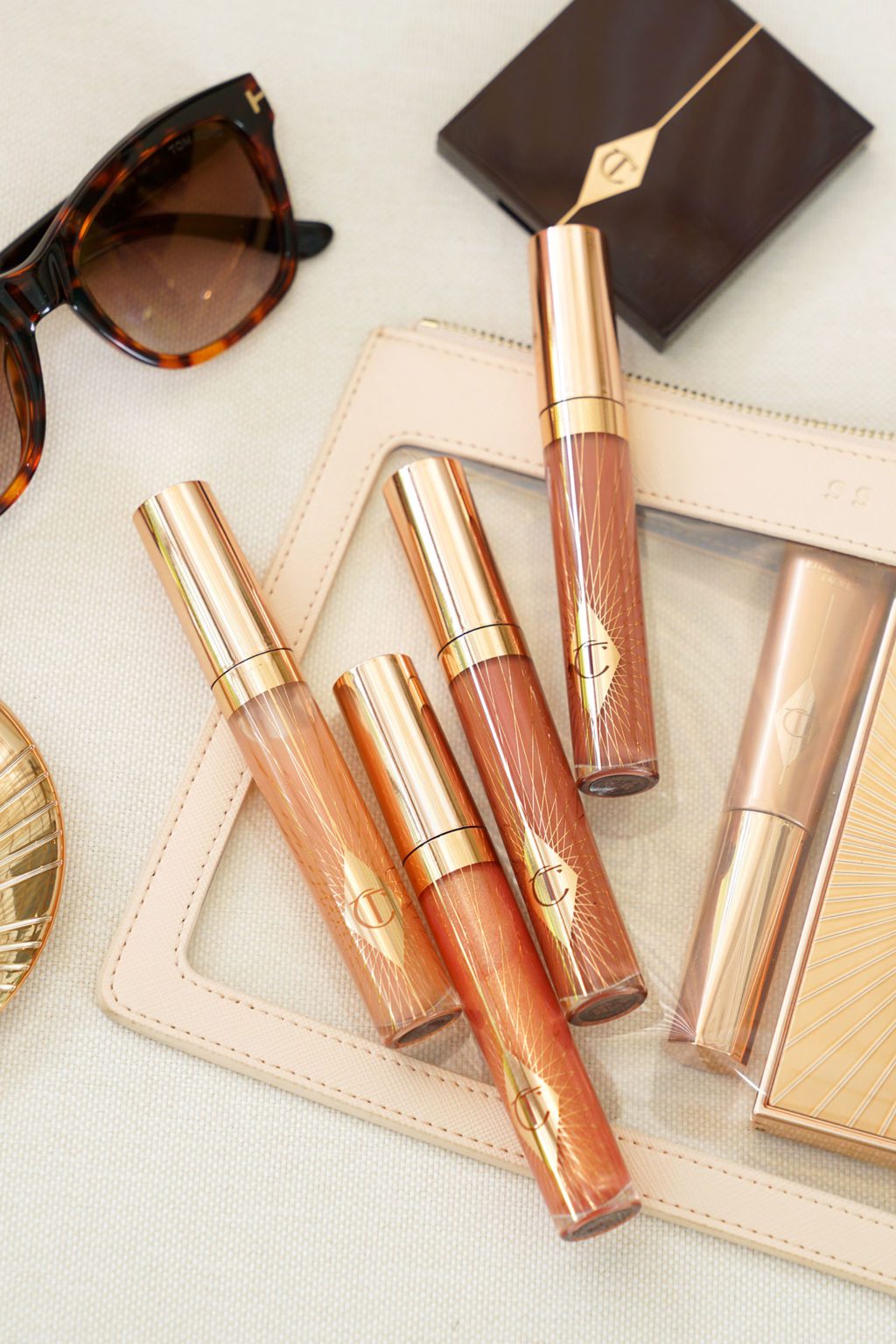 New Charlotte Tilbury: Airbrush Bronzer, Air-Brush and Desert Haze Quad ...