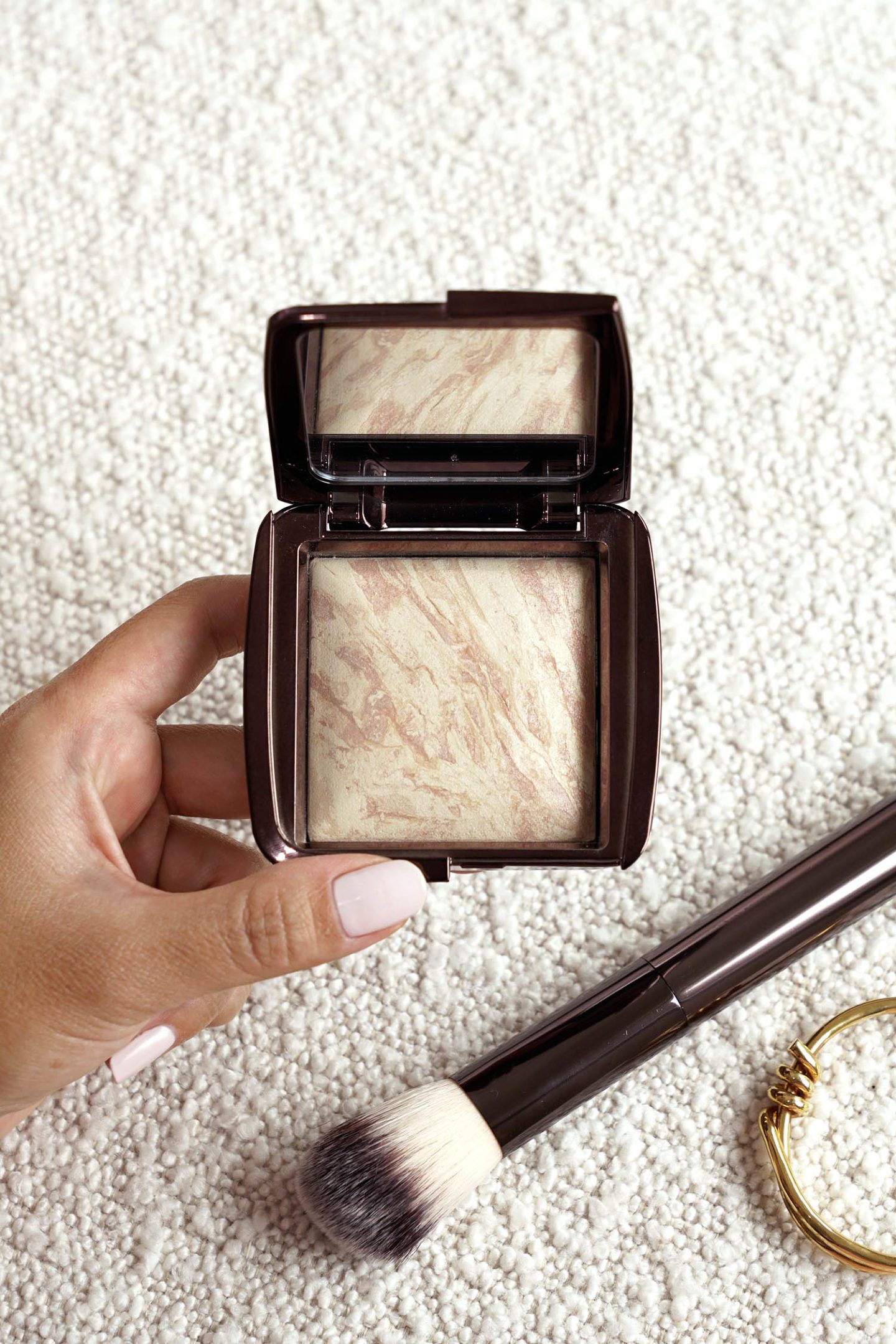 Hourglass Ambient Lighting Infinity Powder Review
