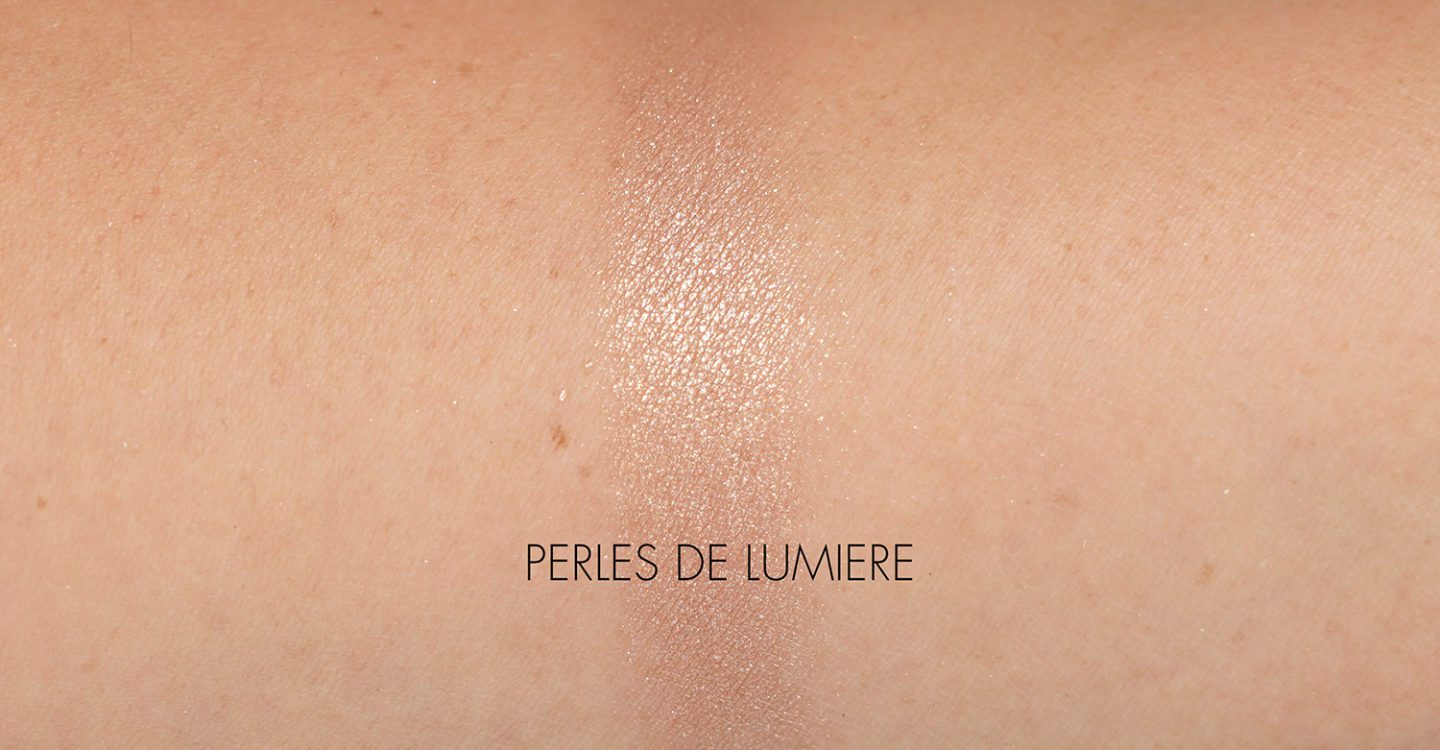 Chanel Perles De Lumiere Illuminating Powder Blush Powder swatch