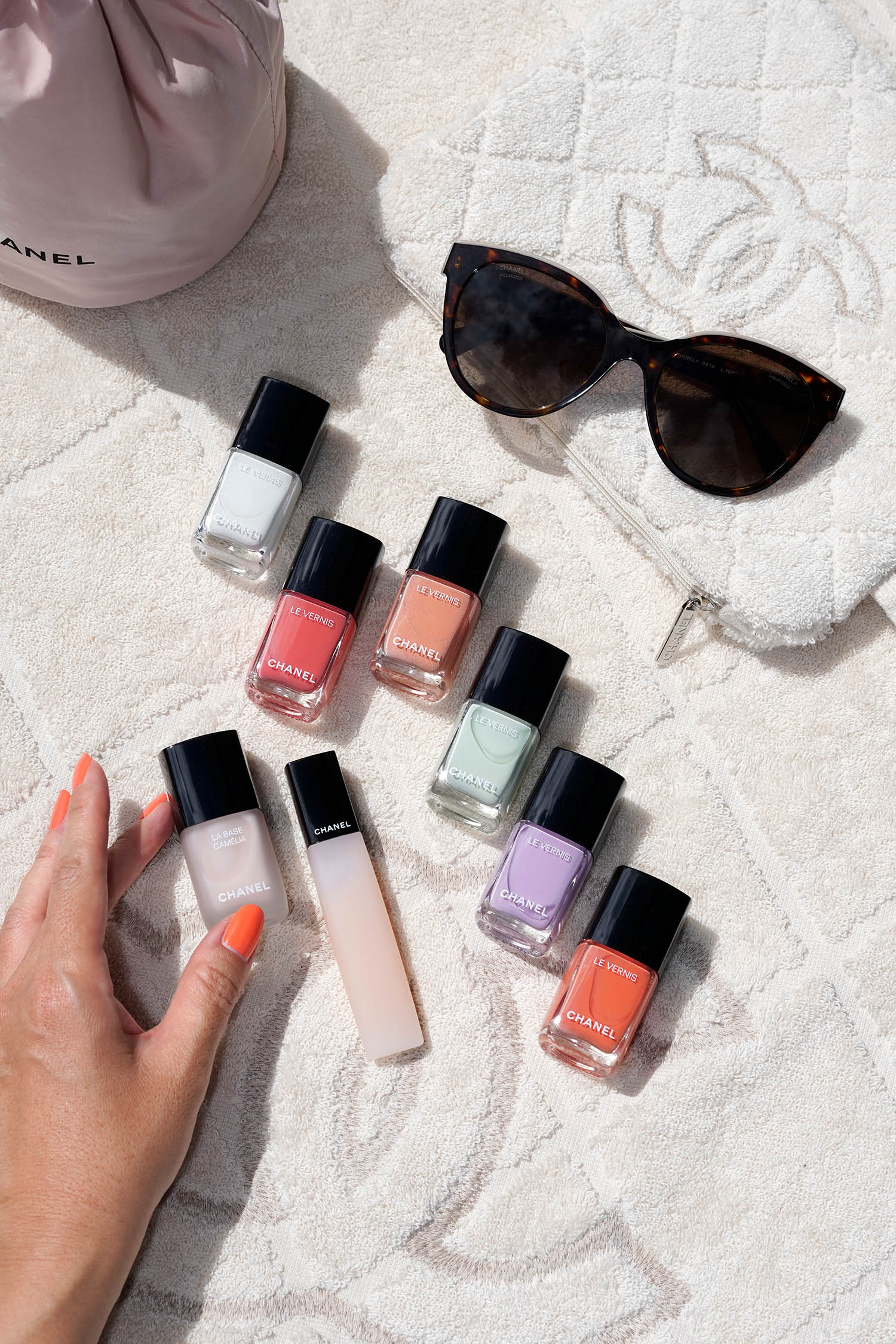 Chanel Le Vernis Summer Nails 2022 - The Beauty Look Book