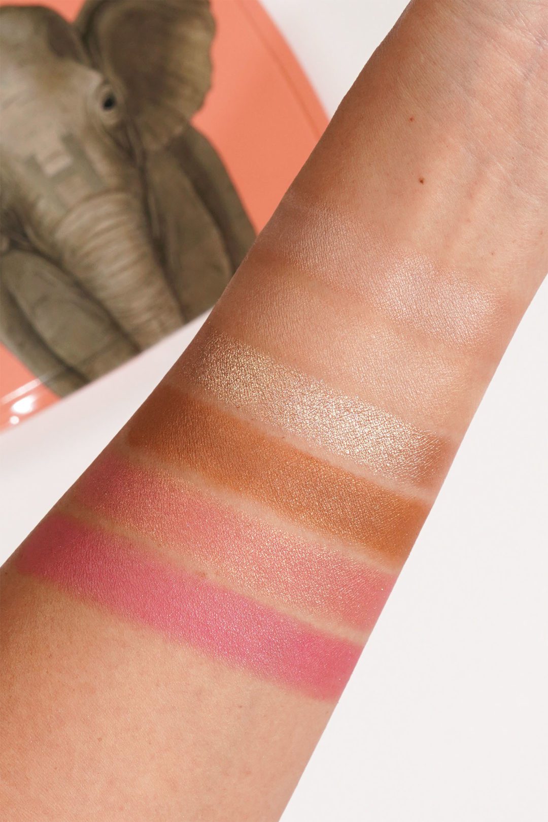 Hourglass Ambient Lighting Edit Unlocked Holiday 2022 The Beauty Look