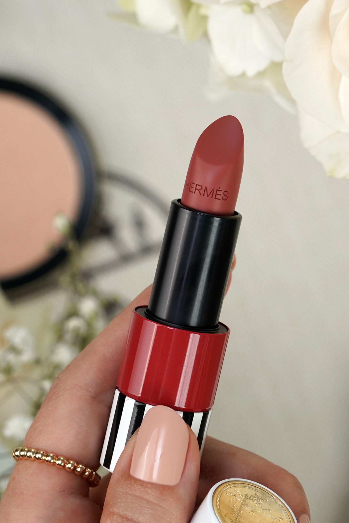 Rouge Hermes Shiny Lipstick 10 Brilliant Beige Croisette 