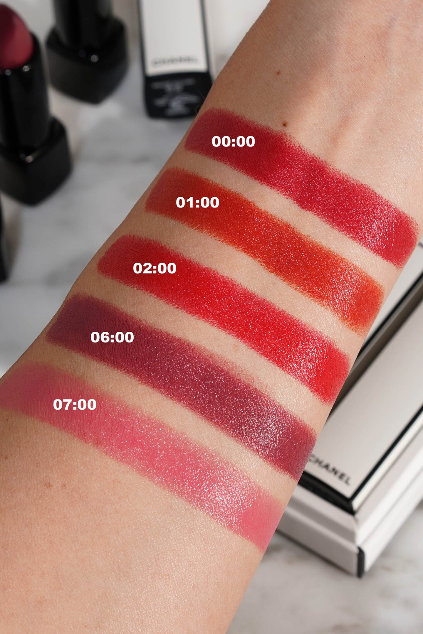 Chanel Rouge Allure Velvet Nuit Blanche swatches