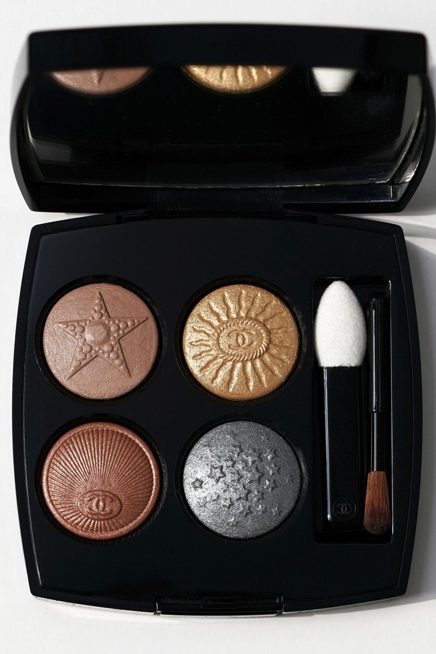 Chanel Les 4 Ombres Boutons 229 Boutons Stellaire