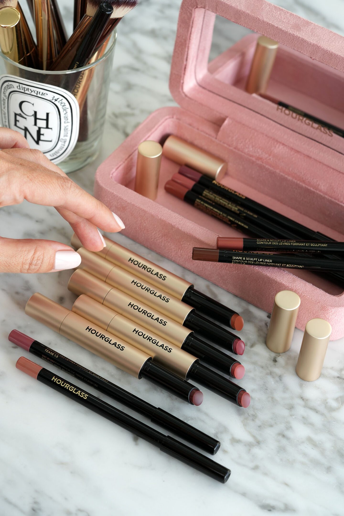 Hourglass Phantom Blur Balm 