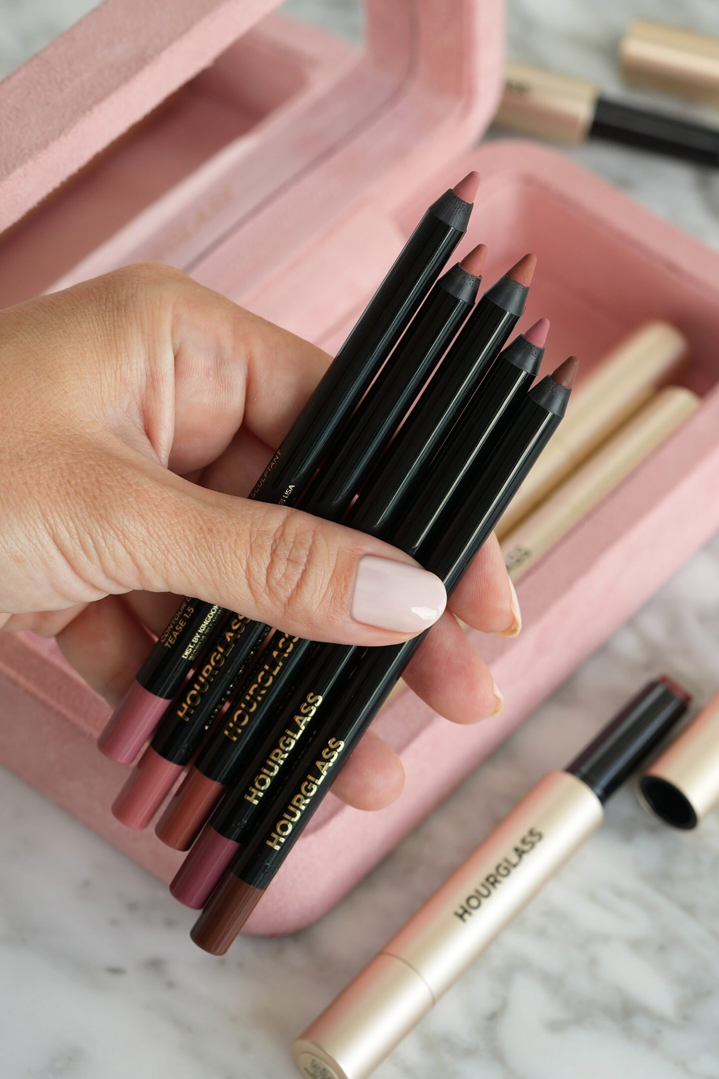 Hourglass Shape and Sculpt Lip Liner Shade Extensions
